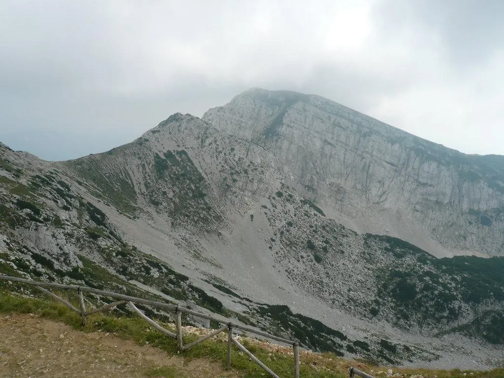 La Corte Dei Limoni Caprino Veronese 0*,