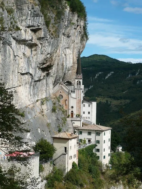 La Corte Dei Limoni Caprino Veronese 0*,  Italy