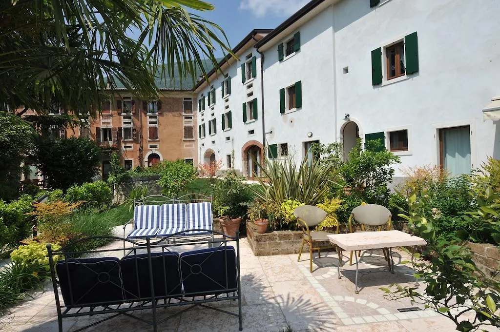 Apartment La Corte Dei Limoni Caprino Veronese Italy